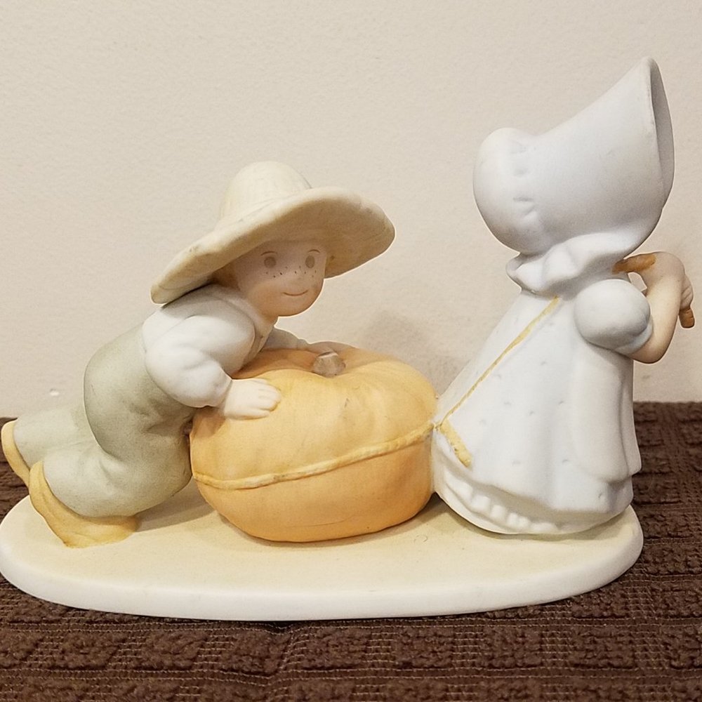 Masterpiece Home Interiors Circle of Friends Fall Harvest Figurine Homco 1991